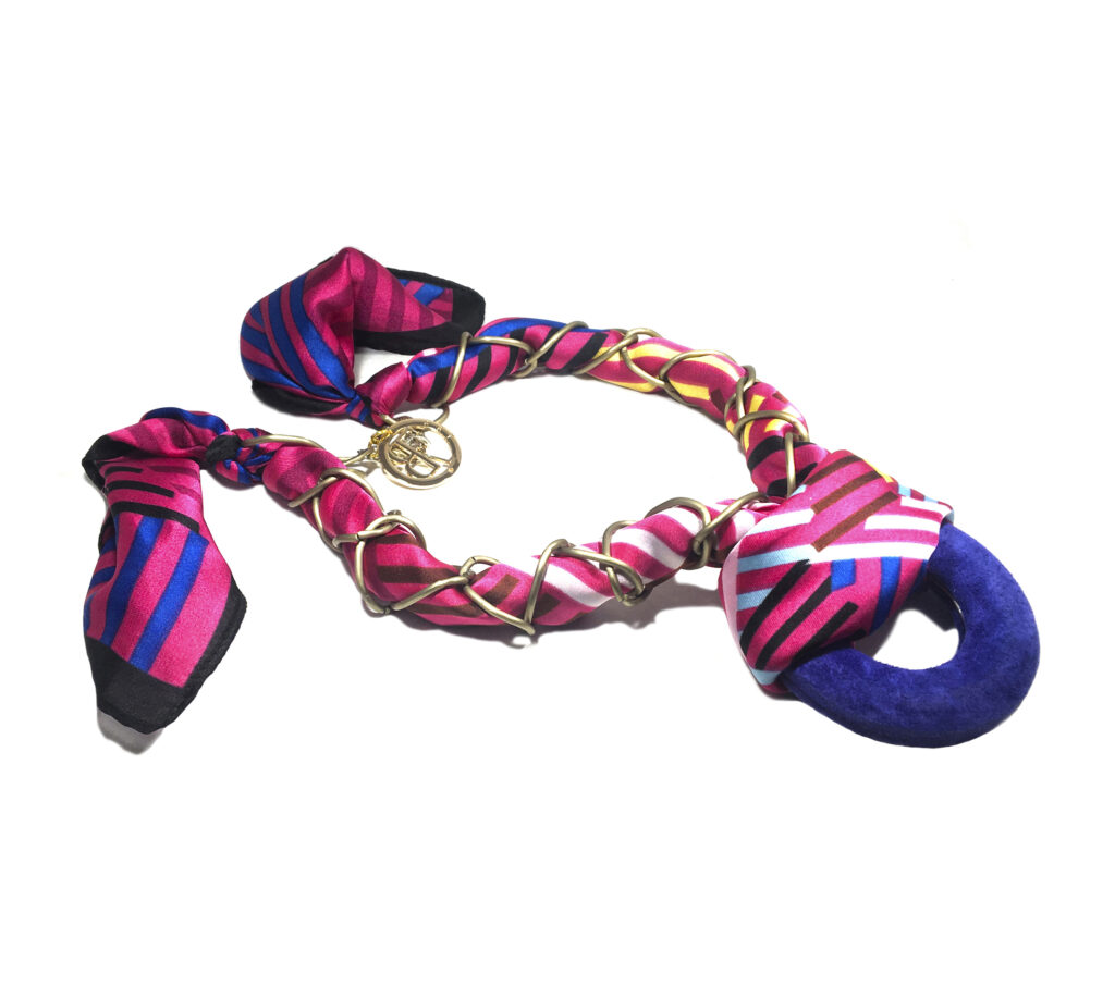 Collar corto de pañuelo de seda color ROSA-AZUL-AMARILLO-ROJO, elegante, para usarlo en cualquier ocasión.