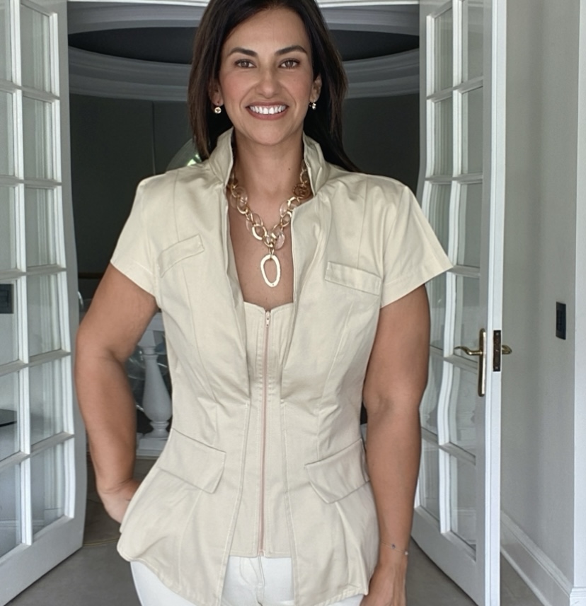 Camisa Chaqueta BEIGE de mujer, 100% algodón con un corte espectacular